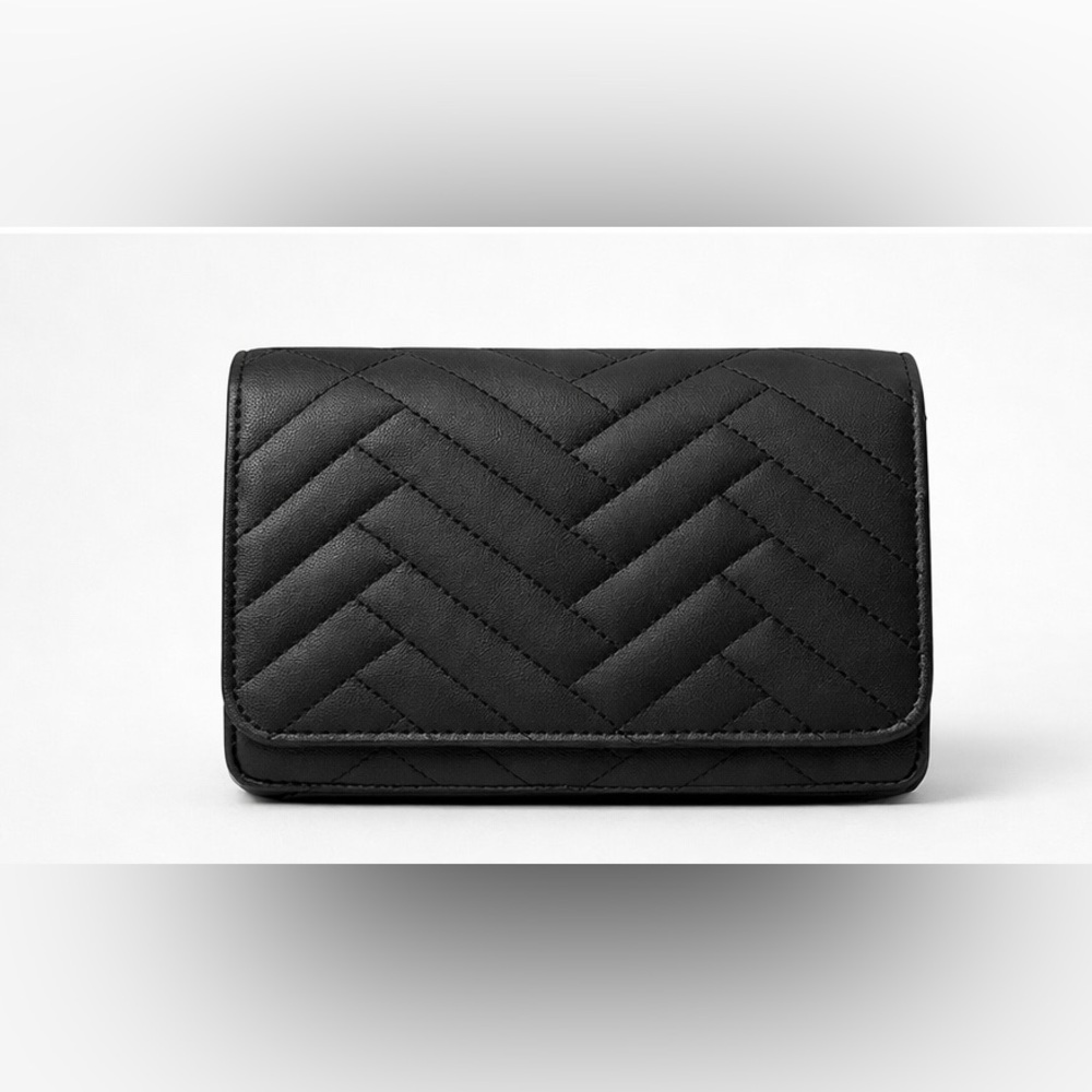 Bebe Black Quilted Crossbody Wallet Bag Gold Logo Chain Strap NWT - Picture 3 of 6